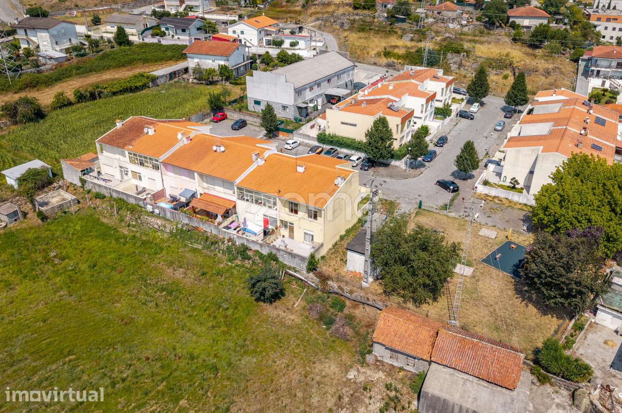 Moradia de Gaveto em Oliveira Santa Maria - Grande imagem: 3/31