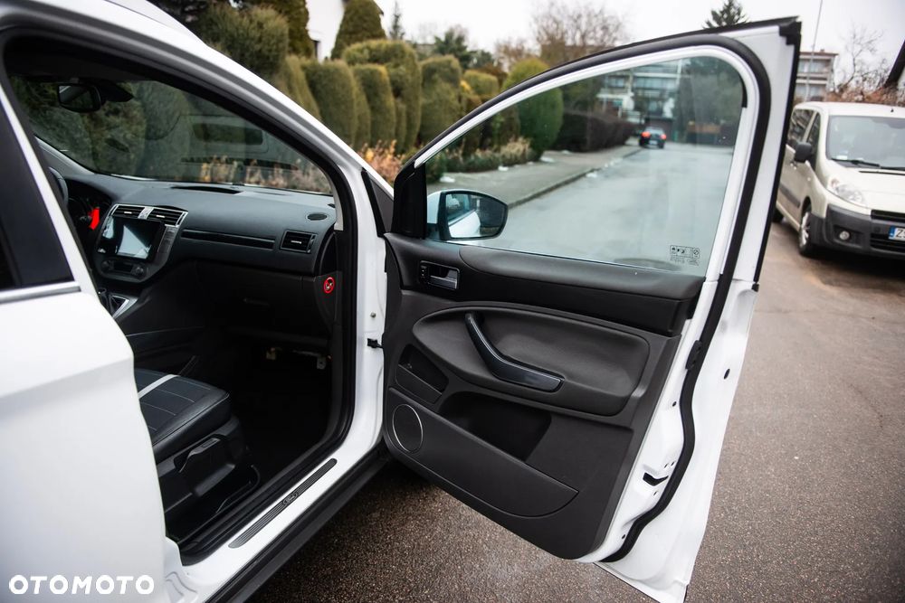 Ford Kuga 2.0 TDCi 4x4 Titanium - 35