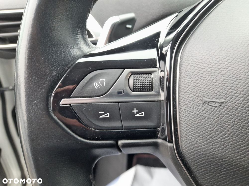 Peugeot 3008 1.5 BlueHDi Active S&S EAT8 - 14