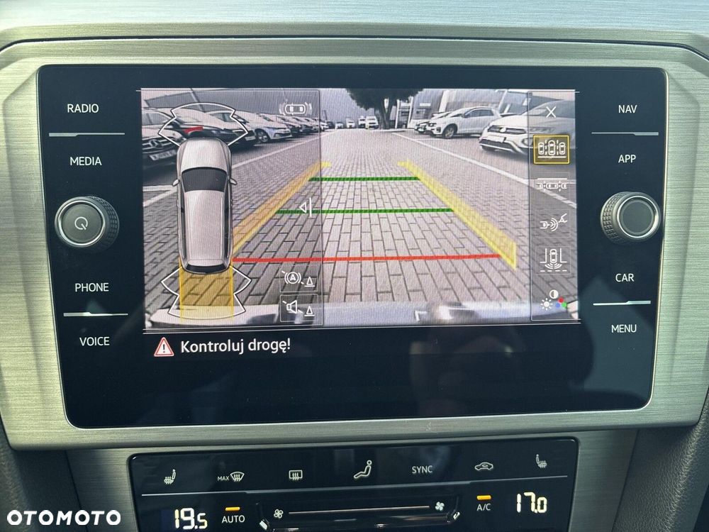 Volkswagen Passat 2.0 TDI EVO Business DSG - 23