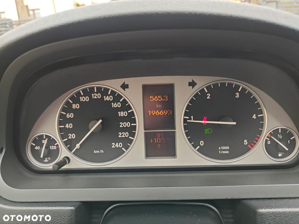 Mercedes-Benz Klasa B 200 CDI - 34