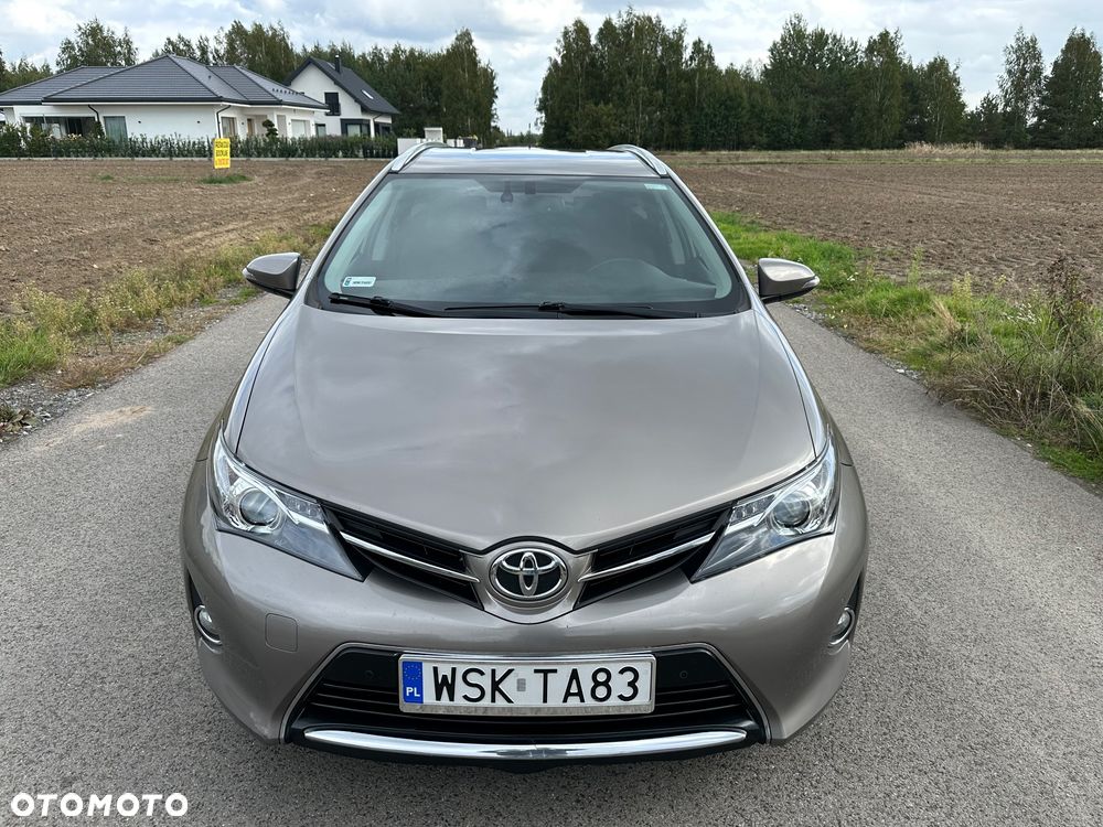 Toyota Auris 1.6 Premium - 2