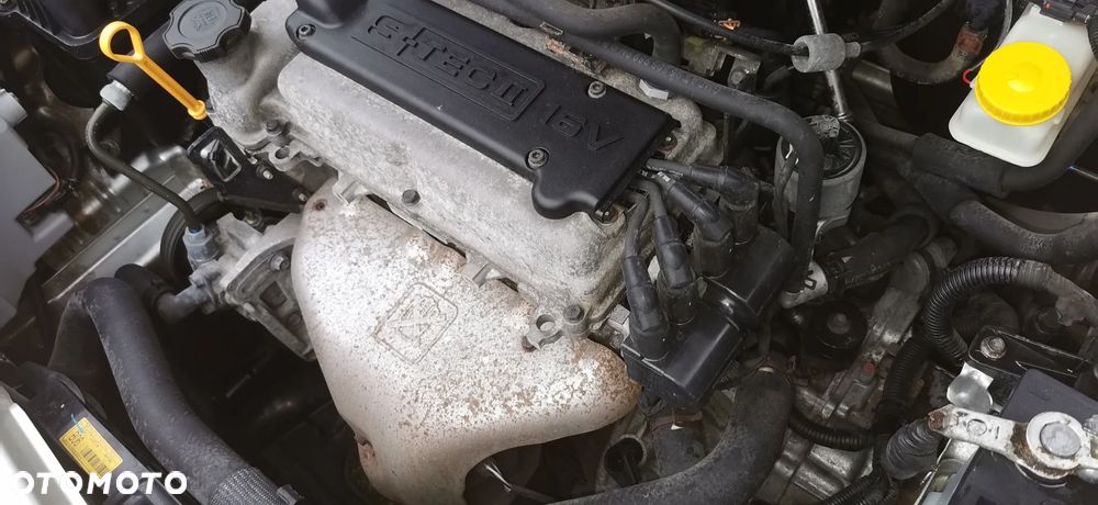 Chevrolet Aveo 1.2 16V Base - 15