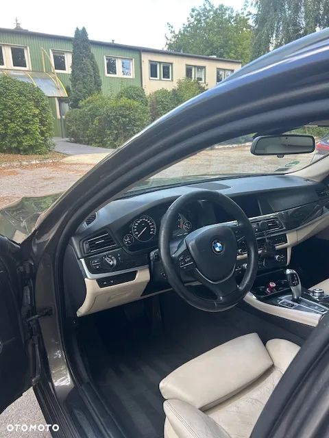 BMW Seria 5 520d Touring - 13