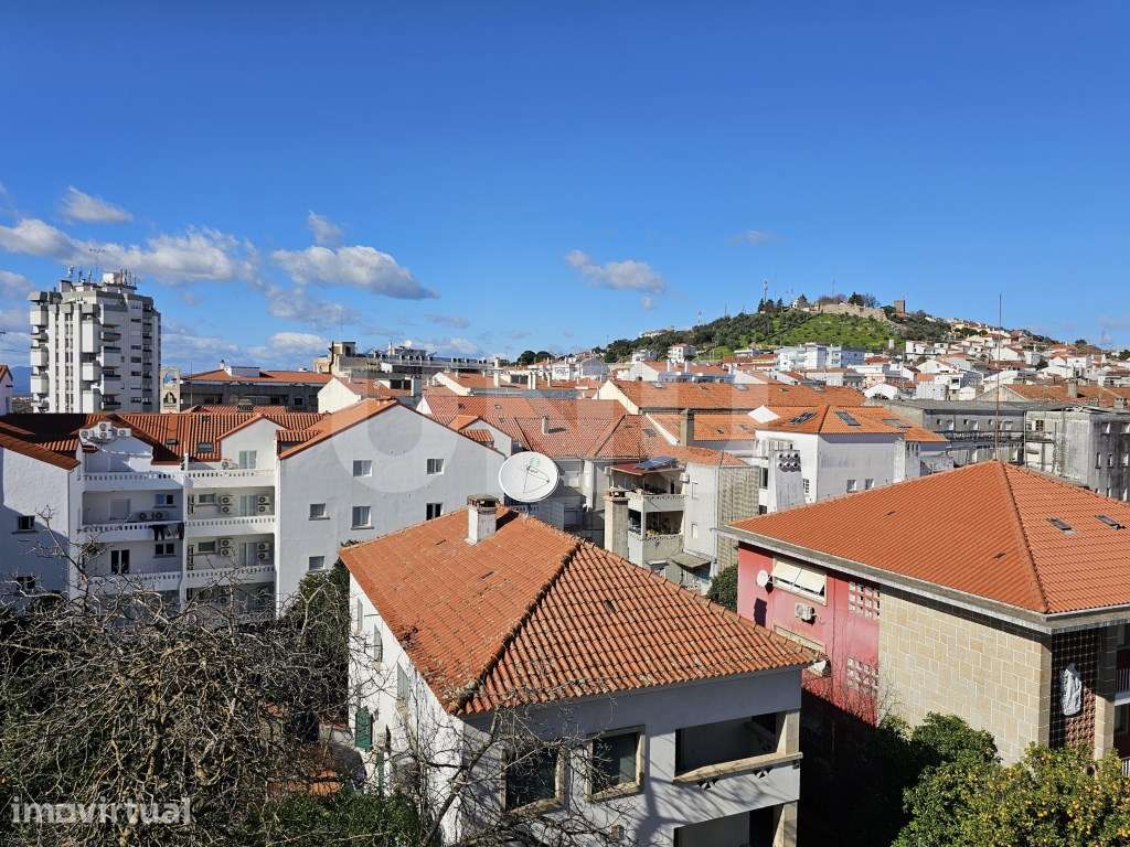 Apartamento T6 - Junto à ESE - Grande imagem: 3/27