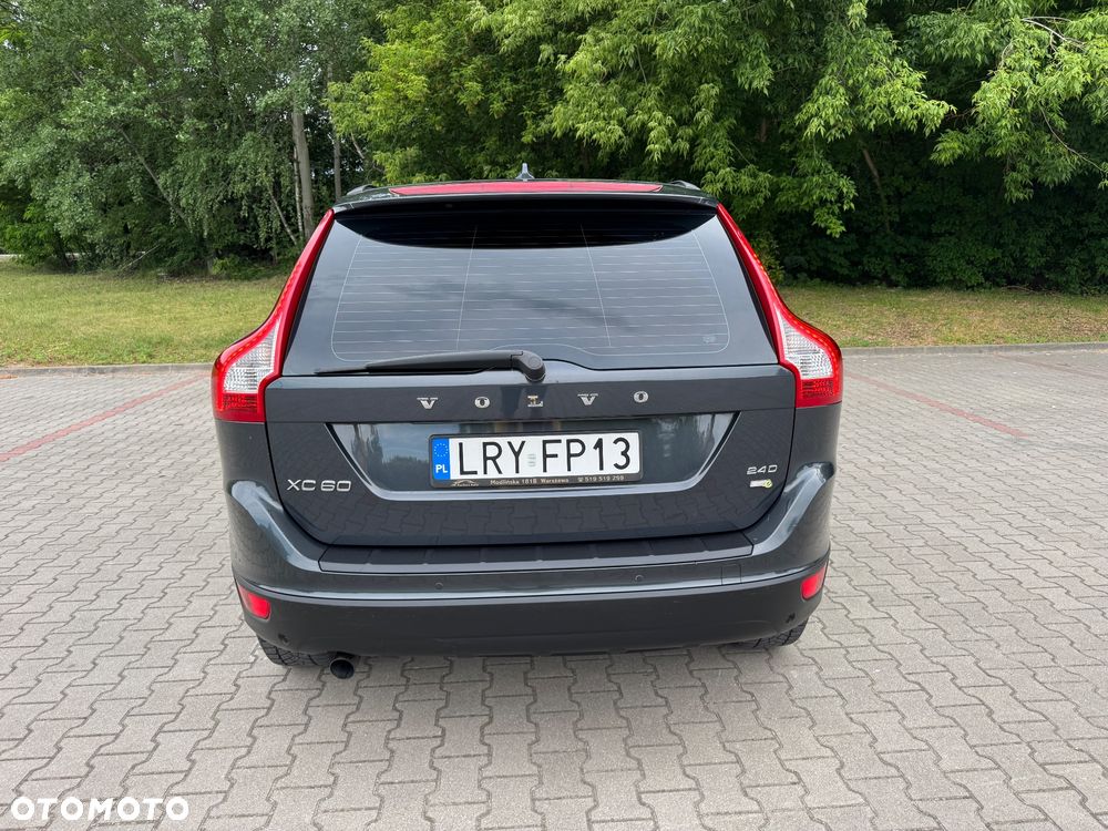 Volvo XC 60 2.4D Momentum - 9