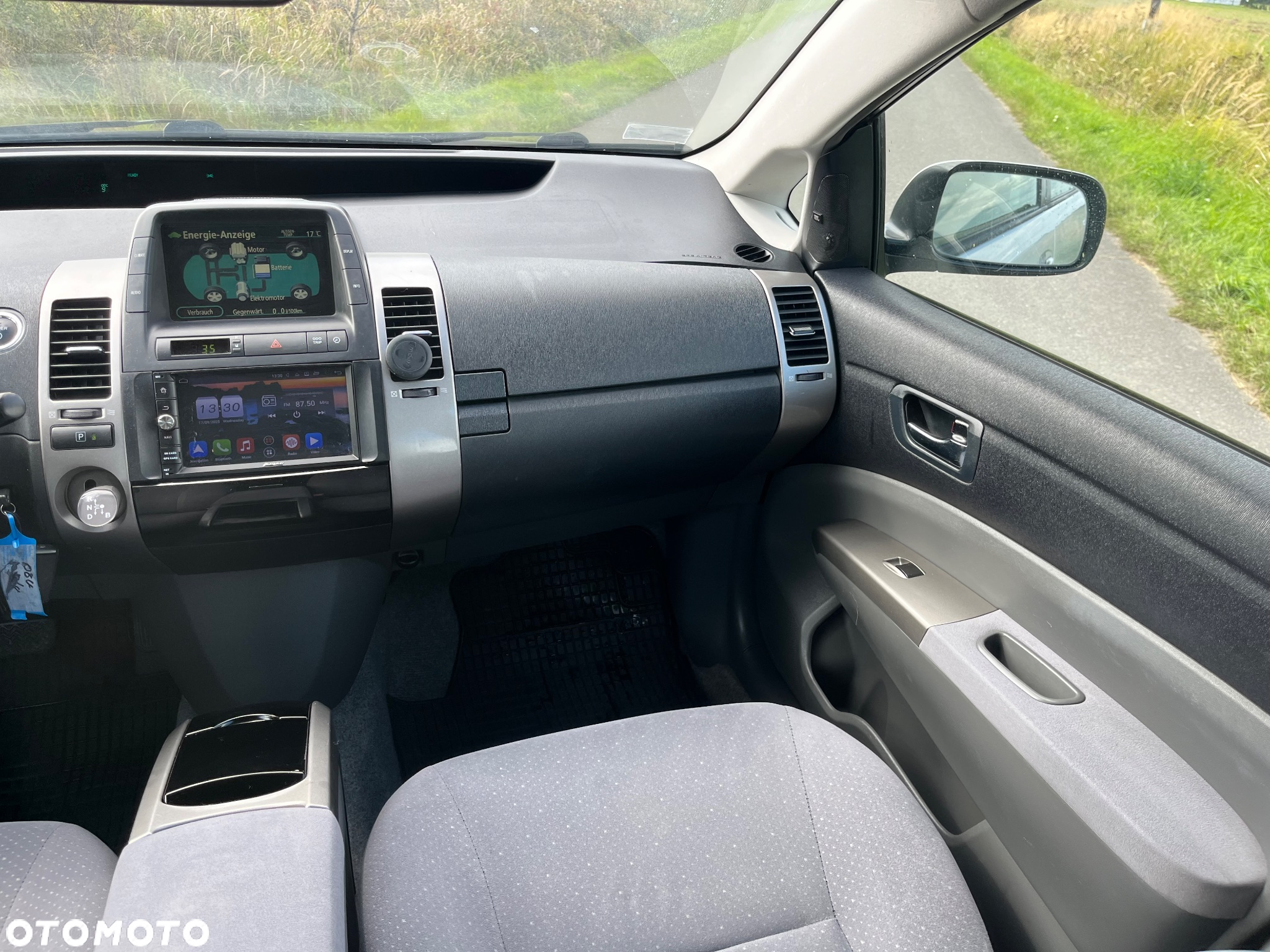 Toyota Prius - 30