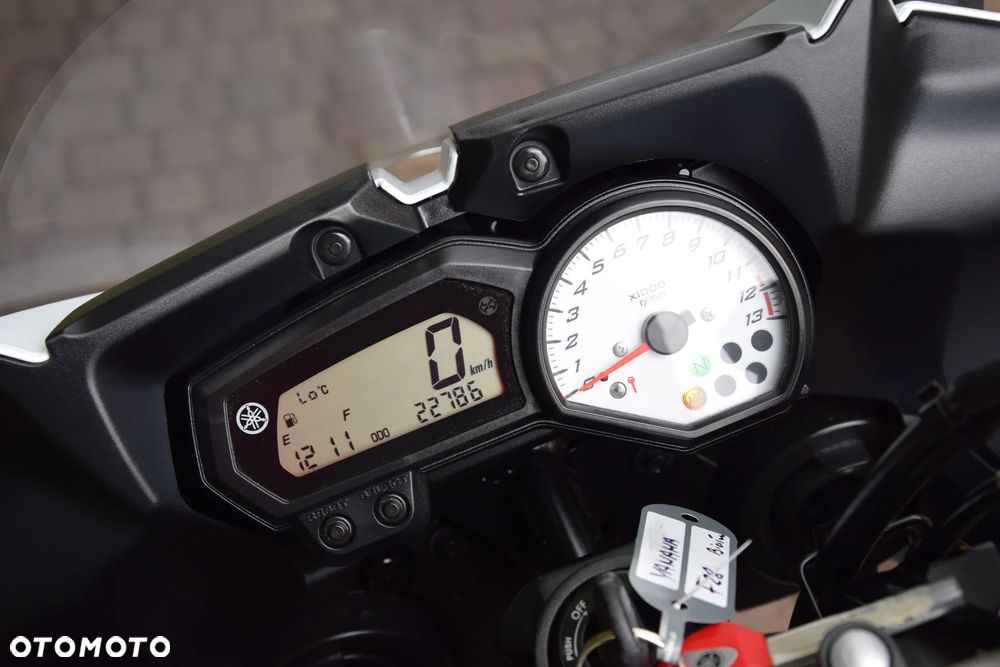 Yamaha FZ8 - 6