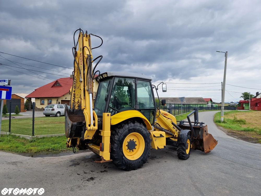 New Holland B100C - 1