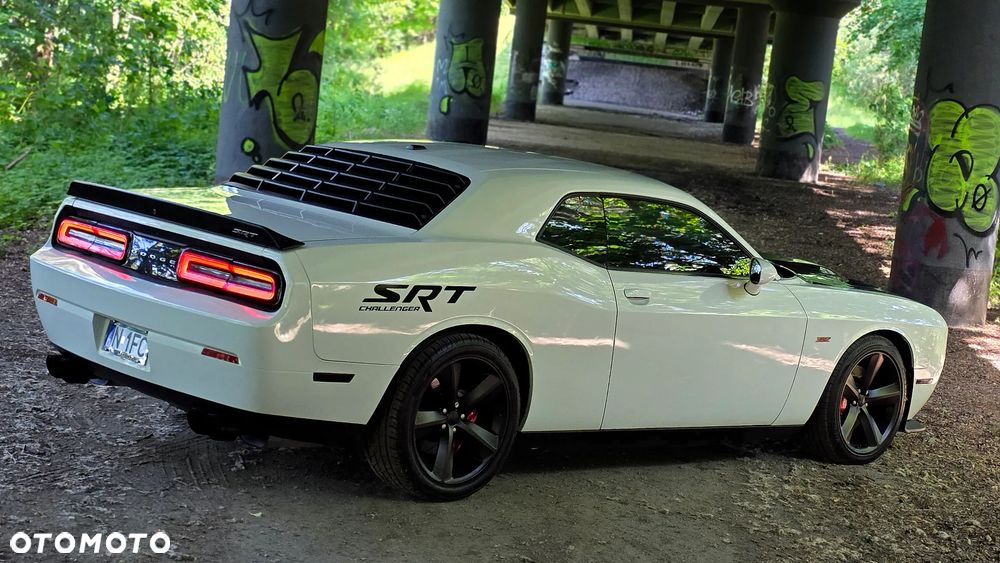 Dodge Challenger - 15