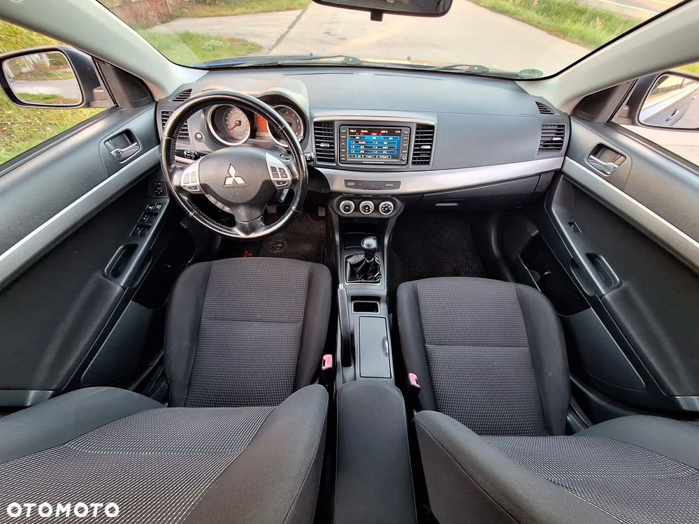 Mitsubishi Lancer 1.8 Invite - 30
