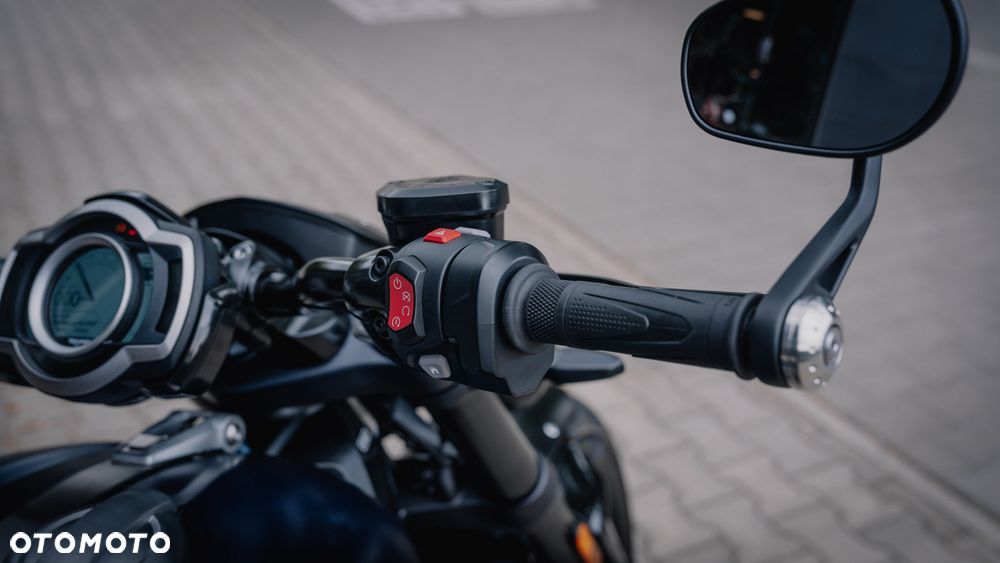 Triumph Rocket - 31