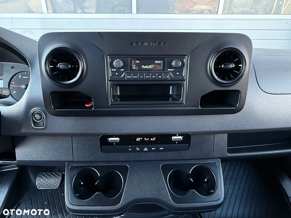 Mercedes-Benz Sprinter 319 CDI V6 Ekstralong Maxi L5H2 Furgon Salon PL - 13