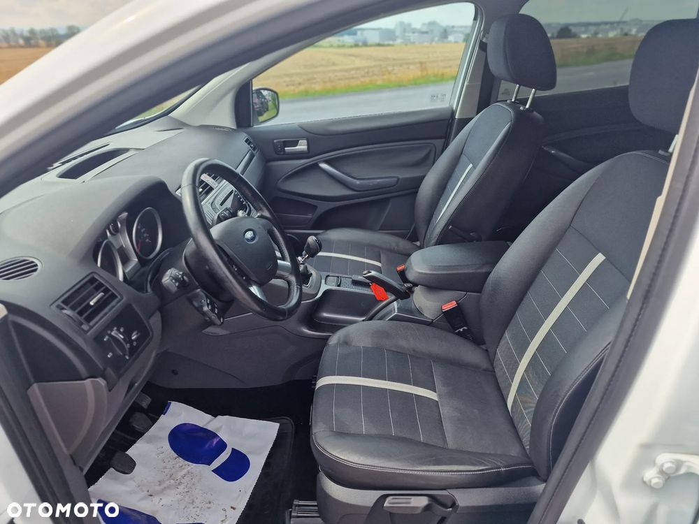 Ford Kuga 2.0 TDCi 4x4 Titanium - 17