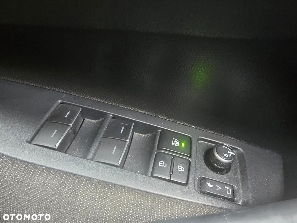 Toyota Corolla 1.8 Hybrid Executive - 21