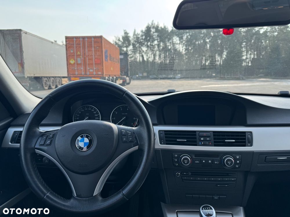 BMW Seria 3 - 16