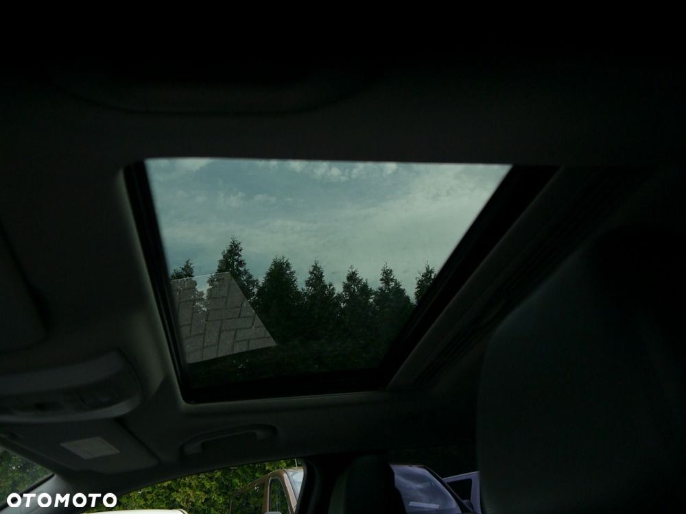 Mercedes-Benz Klasa E 200 CGI BlueEFFICIENCY 7G-TRONIC Avantgarde - 19