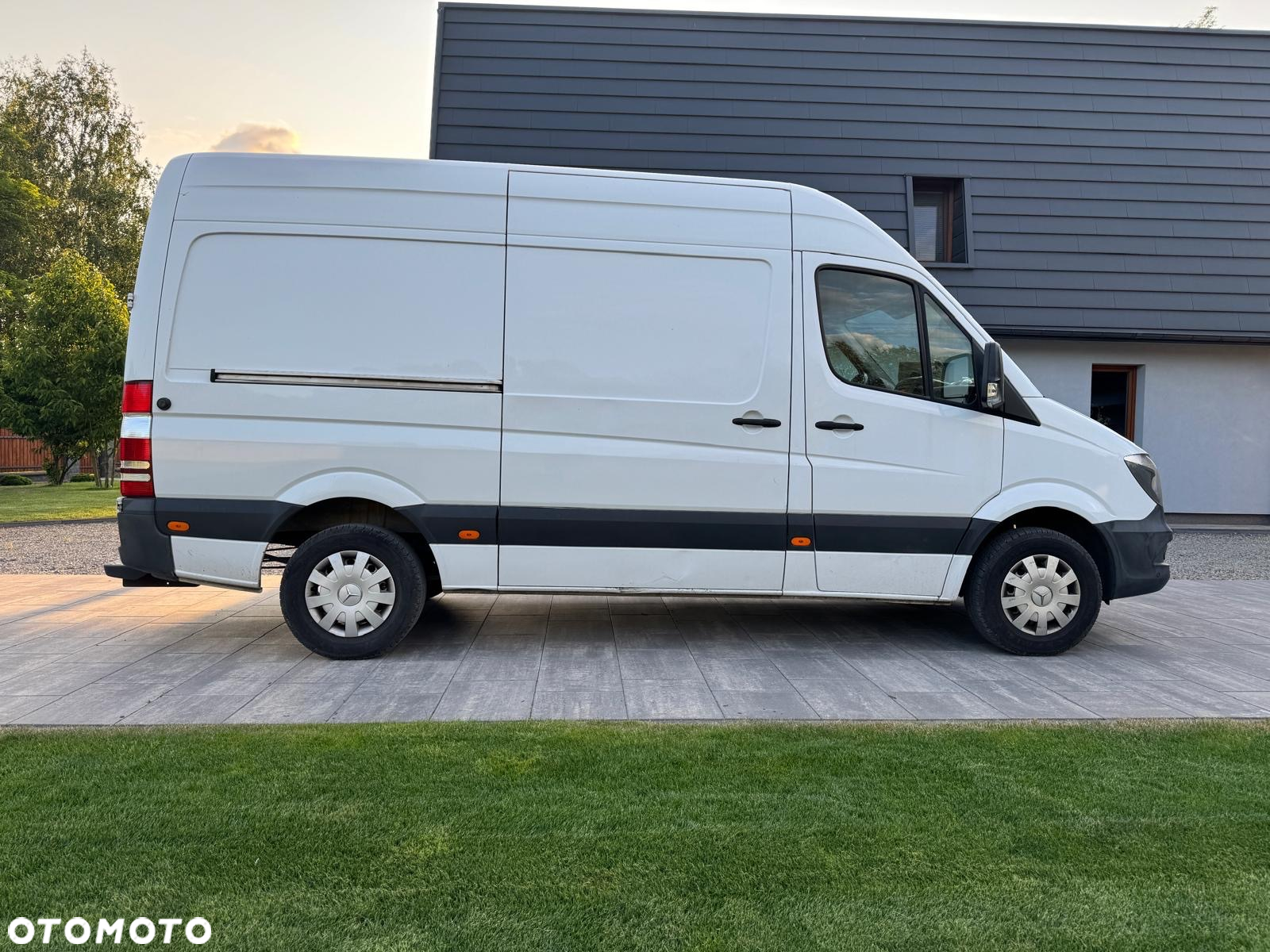 Mercedes-Benz Sprinter - 11