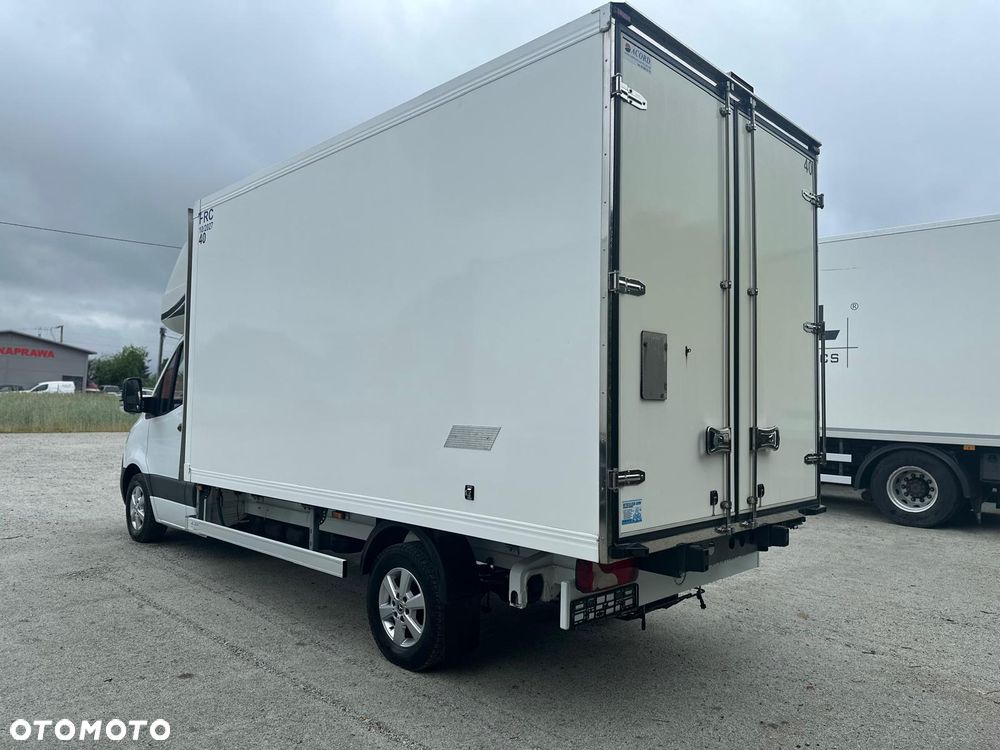 Mercedes-Benz Sprinter W907 - 3