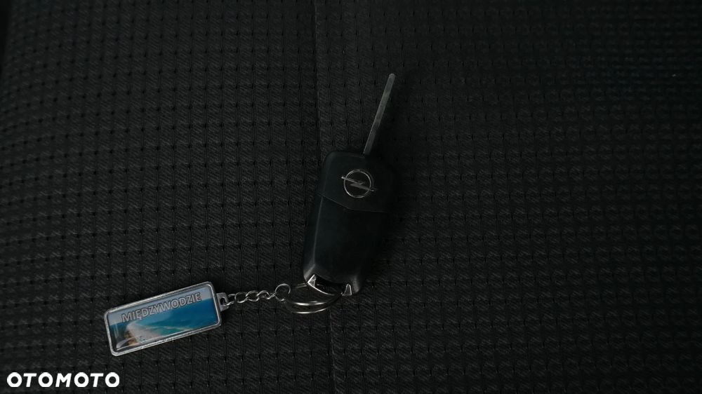 Opel Vectra GTS 1.9 CDTI - 12