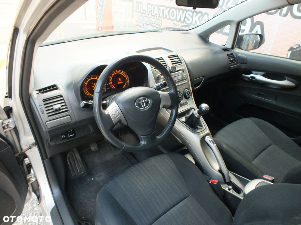 Toyota Auris - 10