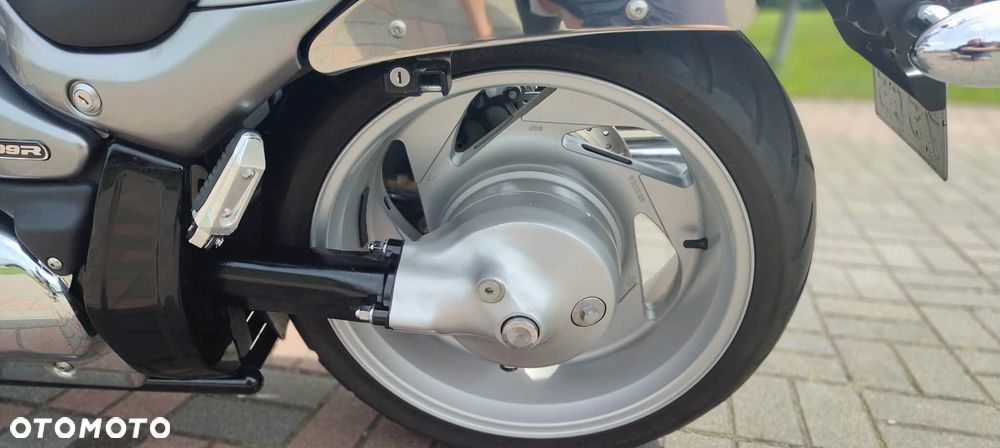 Suzuki Boulevard - 10