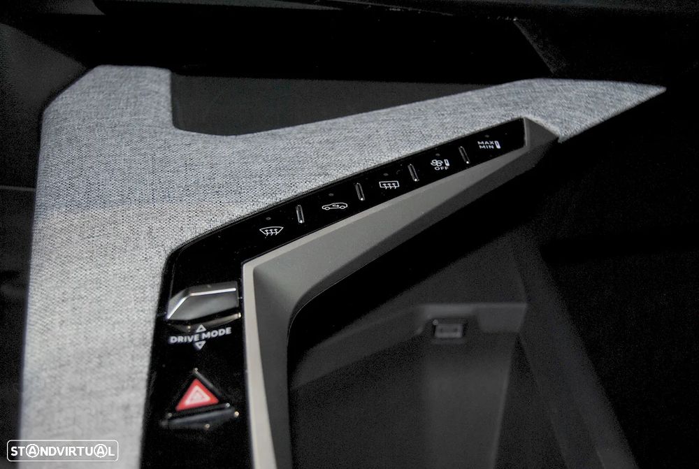 Peugeot 3008 1.2 Hybrid Allure e-DCS6 - 29