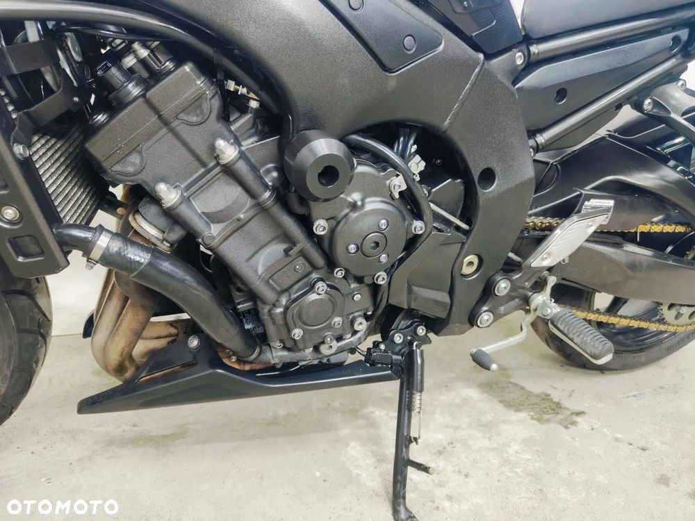 Yamaha FZ8 - 22