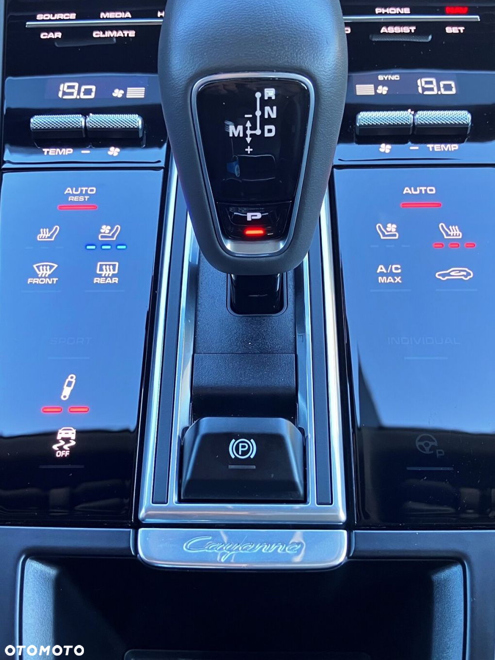 Porsche Cayenne - 31