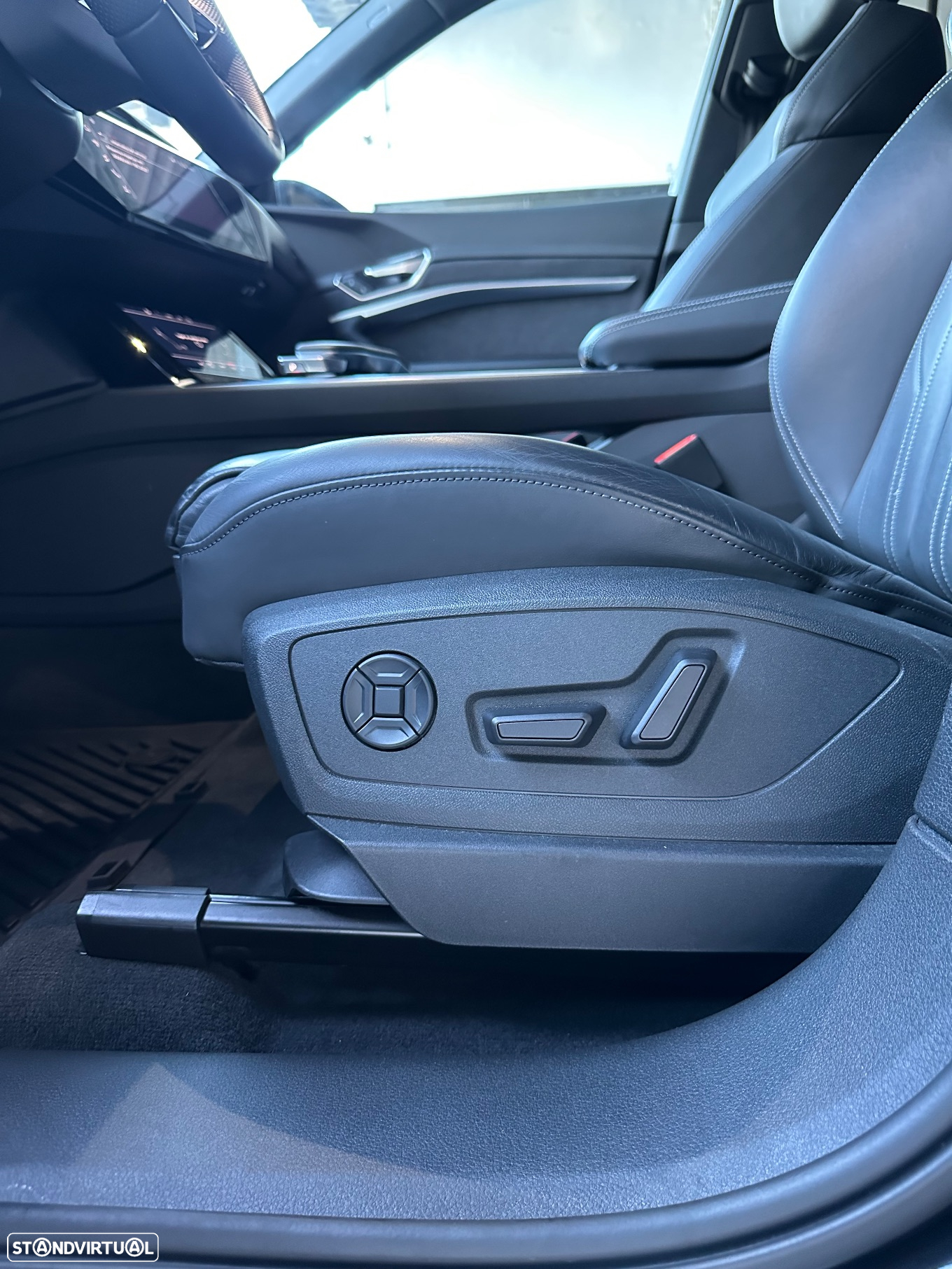 Audi Q8 e-Tron 50 quattro S line - 46