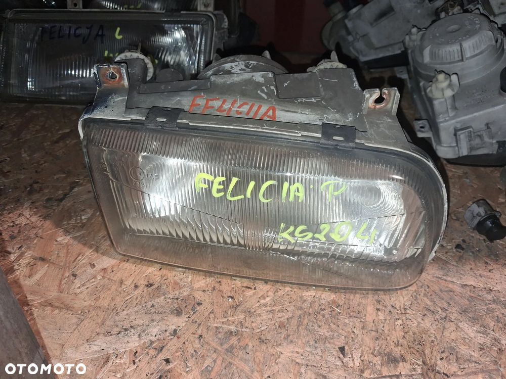 Reflektor LAMPA PRZÓD PRAWY PRAWA  SKODA FELICIA - 1