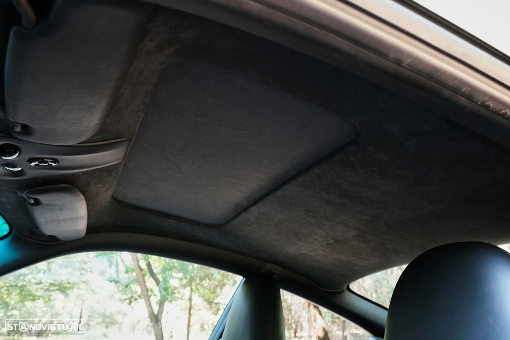 Porsche 911 (996) Carrera 4 Coupé - 37