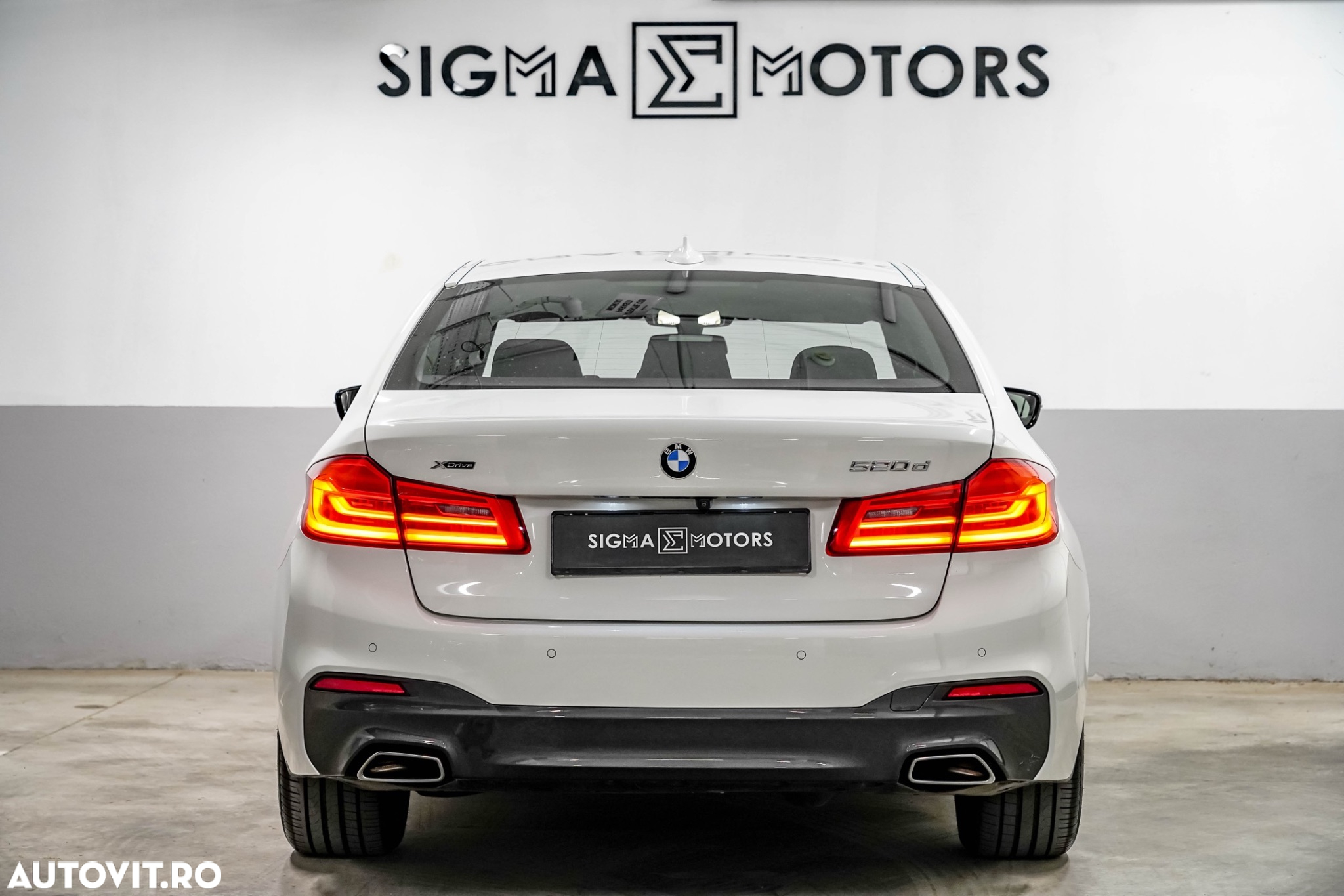 BMW Seria 5 520d xDrive AT - 11