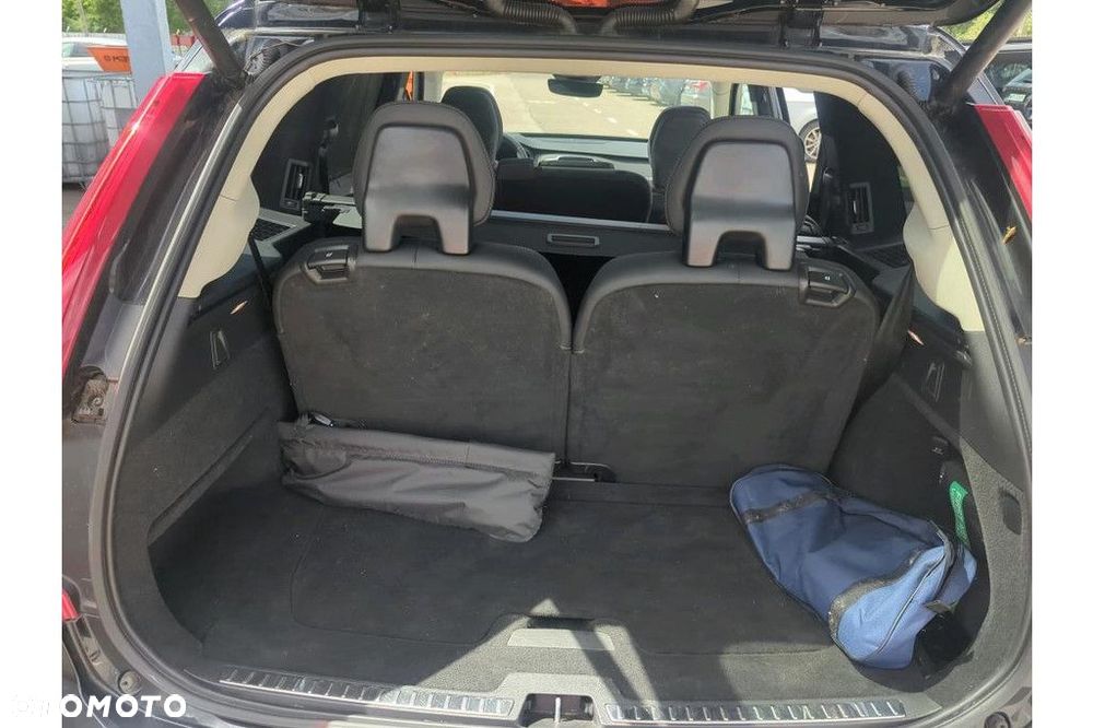 Volvo XC 90 - 8