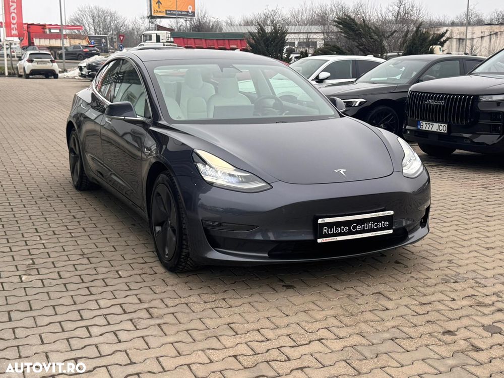 Tesla Model 3 - 4