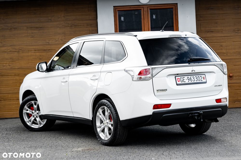 Mitsubishi Outlander 2.2 DI-D 4WD Automatik Invite - 13