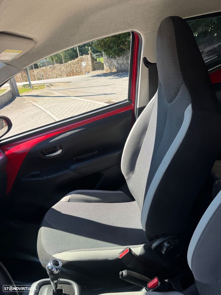 Toyota Aygo 1.0 X-Play Plus+X-Touch MM - 10