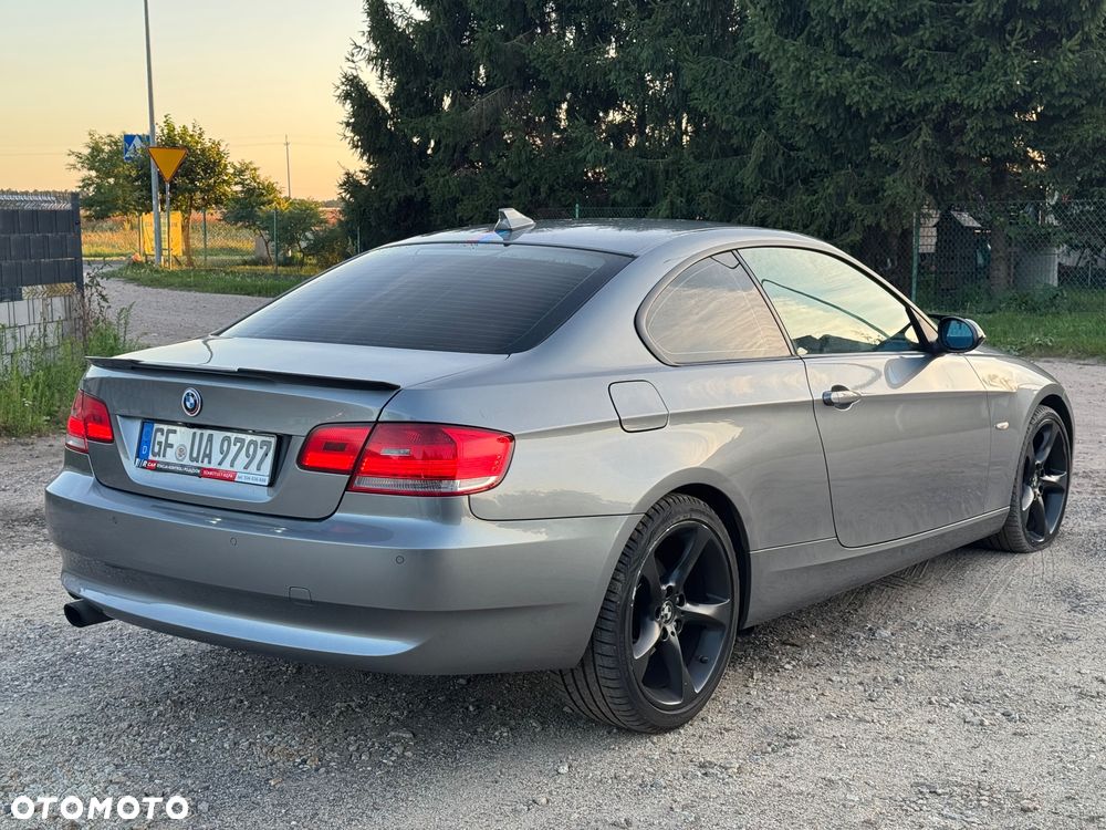 BMW Seria 3 320i - 10