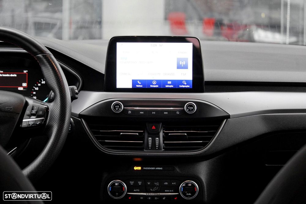 Ford Focus 1.0 EcoBoost MHEV ST-Line - 13