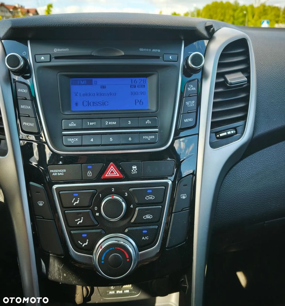 Hyundai i30 blue 1.4 YES Silver - 11