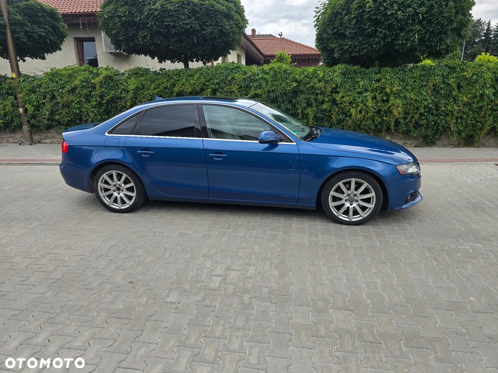 Audi A4 Limousine - 4