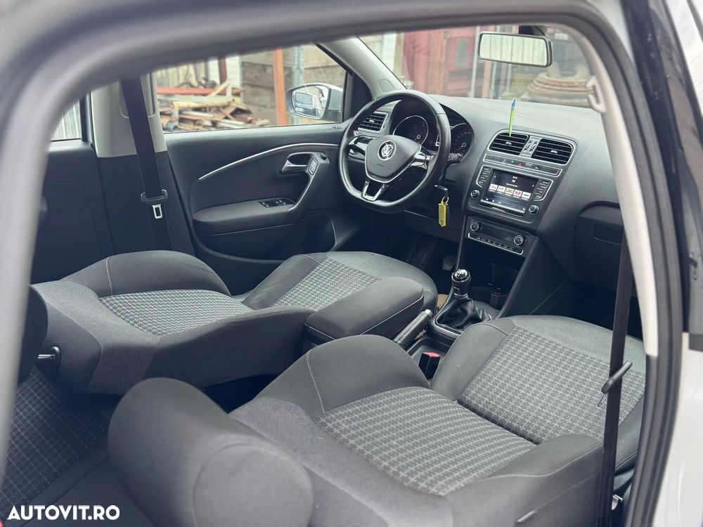 Volkswagen Polo 1.4 TDI Blue Motion Technology Lounge - 6