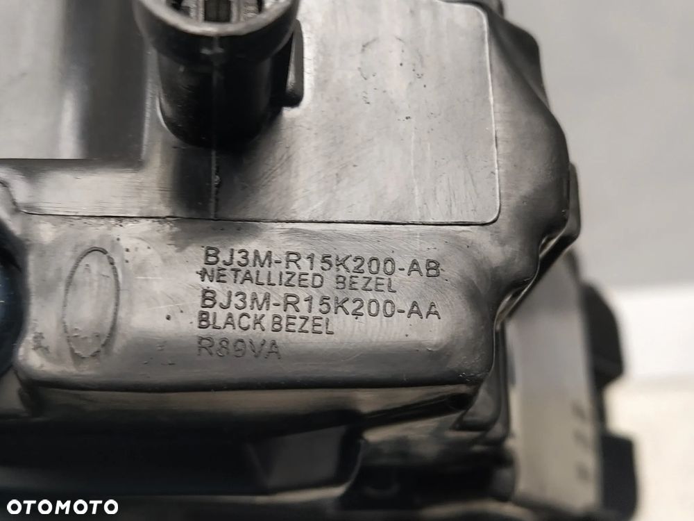 RANGE ROVER EVOQUE L538 HALOGEN PRZECIWMGIELNY LEWY PRAWY CZARNY ŚRODEK - 8