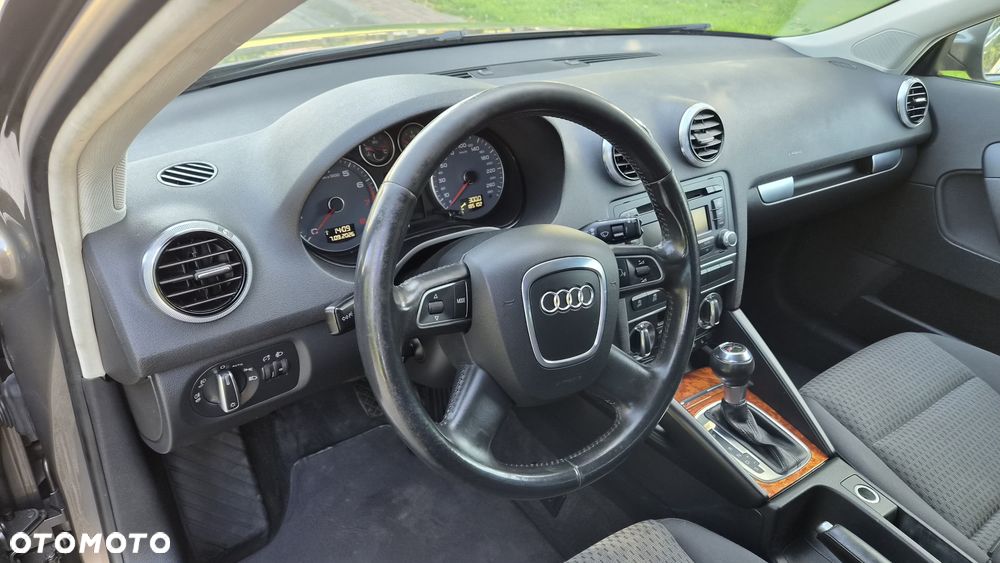 Audi A3 Sportback 1.4 TFSI S tronic Ambiente - 12