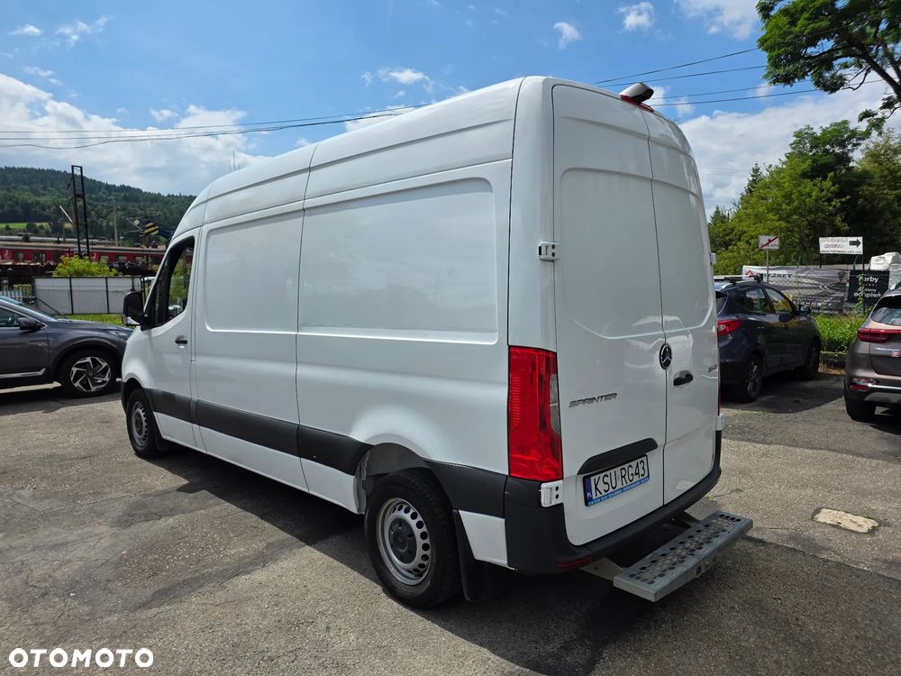 Mercedes-Benz Sprinter 215 automat rok 2022 klima webasto średni kamera tempomat - 10