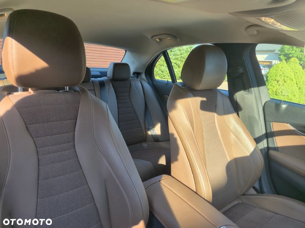 Mercedes-Benz Klasa E 220 d 4-Matic 9G-TRONIC - 7