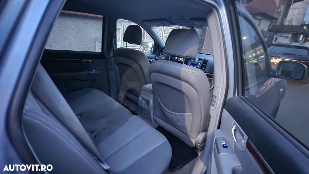 Hyundai Santa Fe 2.2 DSL VGT 5 SEATS 4WD AT STYLE - 13
