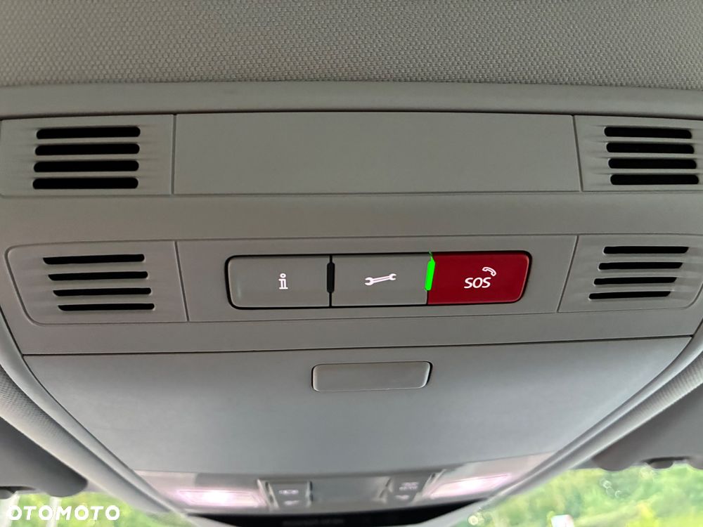 Volkswagen Passat - 32