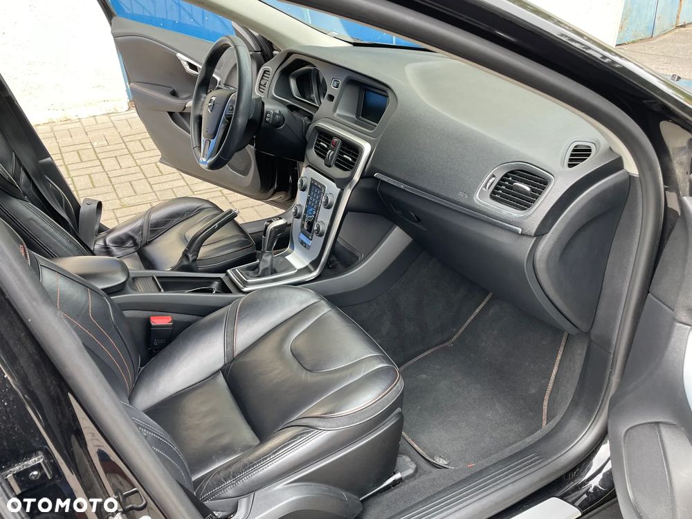 Volvo V40 Cross Country T3 Drive-E Ocean Race - 7
