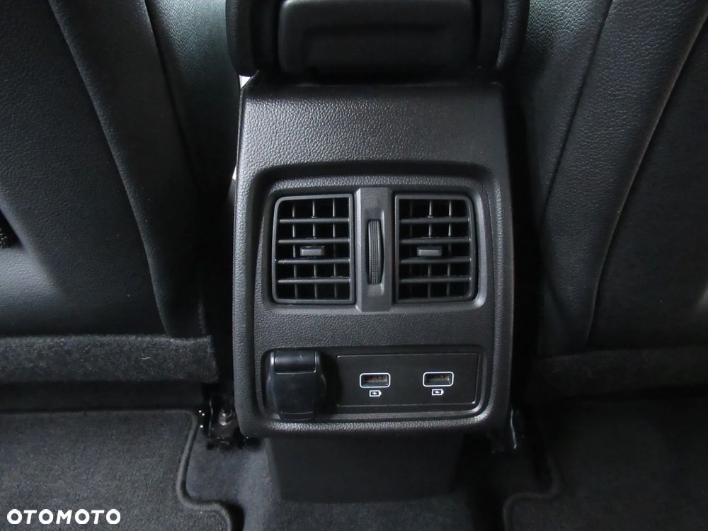 Renault Captur 1.3 TCe mHEV Intens EDC - 8